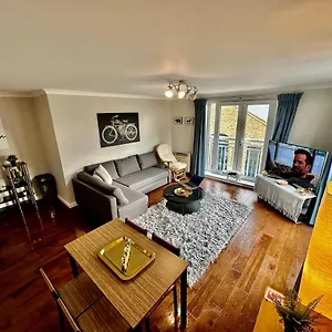 O2 Arena Luxury Flat Sleeps 6 With Parking Apartment