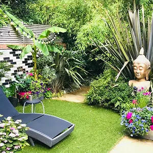 Stunning 1 Bed Garden Apartment